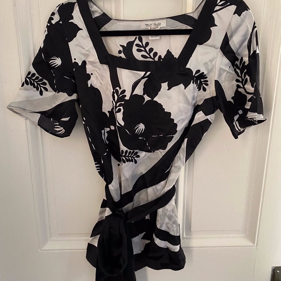 White House Black Market Tops - White House Black Market Silk Top, SZ XS